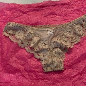 NWT La Senza Brazilian panty in nude color
